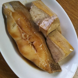 カレイと豆腐の煮付け(すき焼きのたれ)